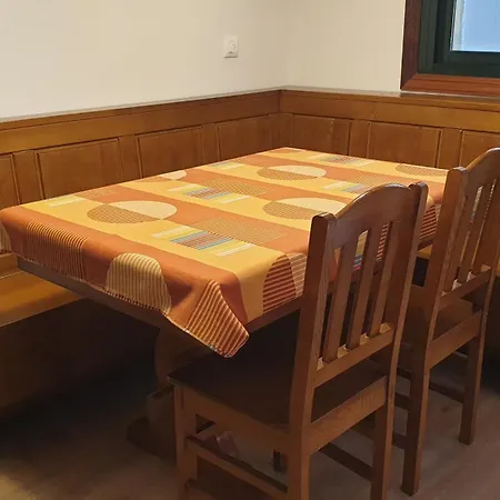 Fogar Oeste فيلاغارثيا دي أروزا